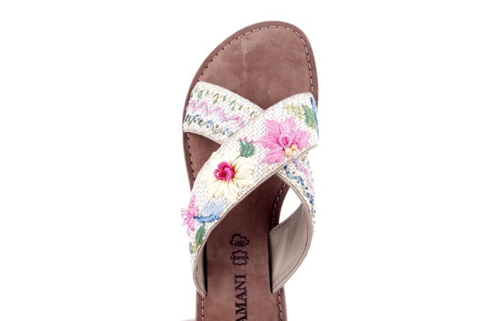 LA 75102 Lazamani beige bloem Bild