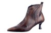 Donna Carolina bruin 56.552.166  thumbnail